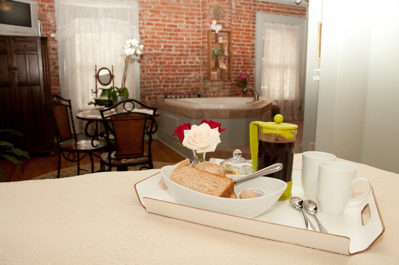 Main Street Inn Parkville Екстериор снимка