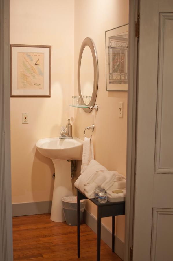 Main Street Inn Parkville Екстериор снимка