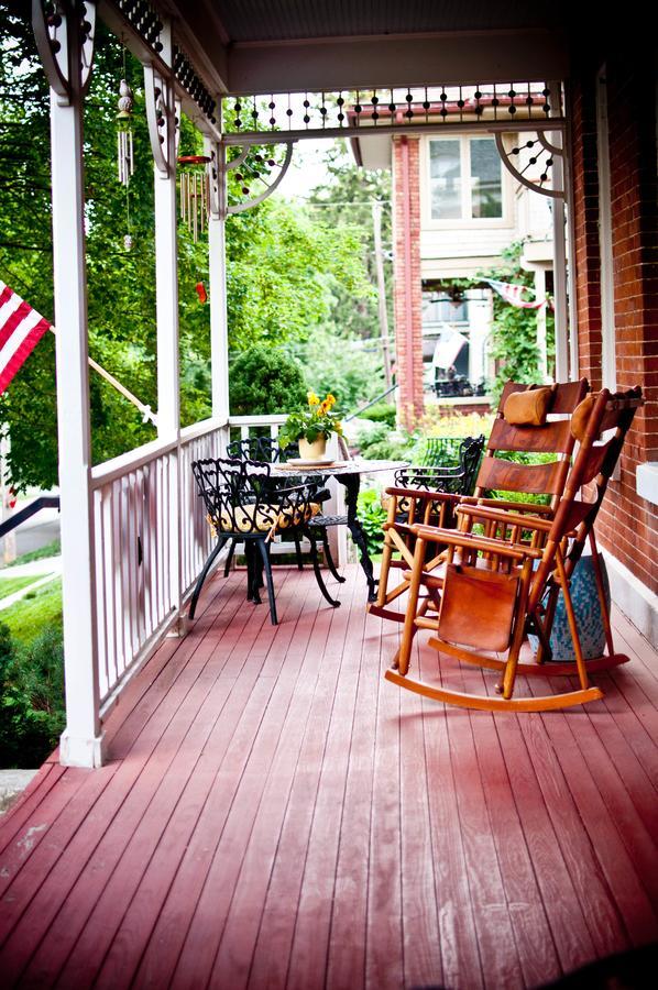 Main Street Inn Parkville Екстериор снимка